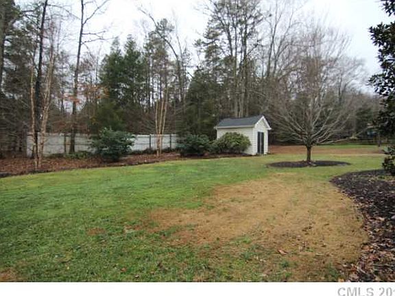 3rd image of 11016 Sycamore Club Dr