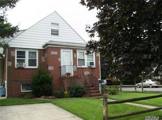 23 Boxwood Rd, Port Washington, NY 11050