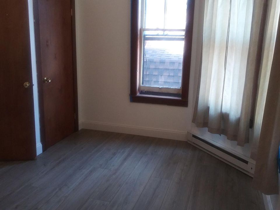 2nd image of 10 Montgomery St APT 1