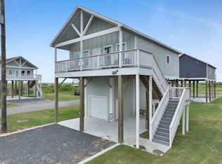 1048 Sunset Cir W, Crystal Beach, TX 77650