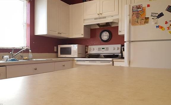 4th image of 2525 NE 2nd Ave