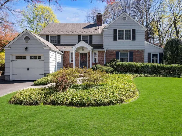 9 Hampton Court, Port Washington, NY 11050