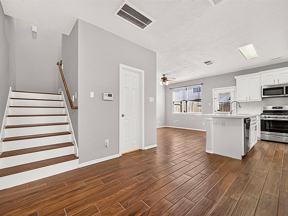 4th image of 8734 Thistlemoor Ln