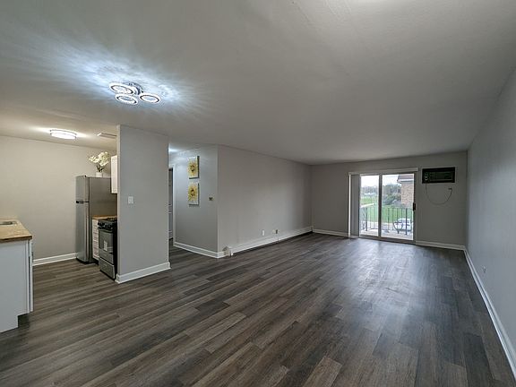 2nd image of 525 Hill Dr Unit 7-206