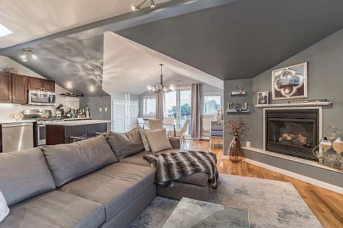 5th image of 1467 Outlook Ave Floor 3