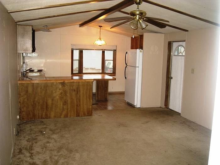 Living Rm - Kitchen