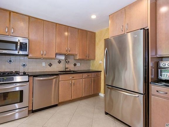 3rd image of 5 Wren Dr