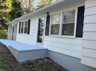 133 Salem Dr, Mount Airy, NC 27030