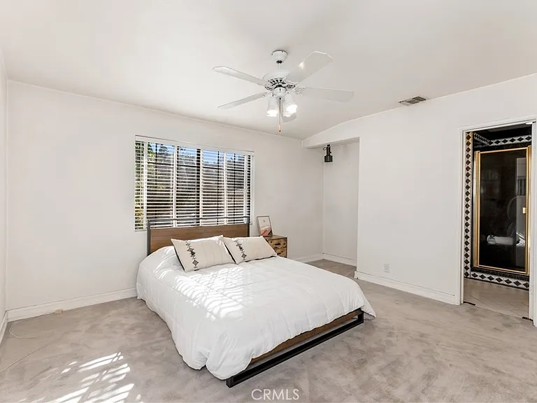 9348 Tujunga Canyon Blvd — Photo 23