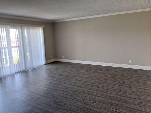 3rd image of 4333 E 2nd St APT 303