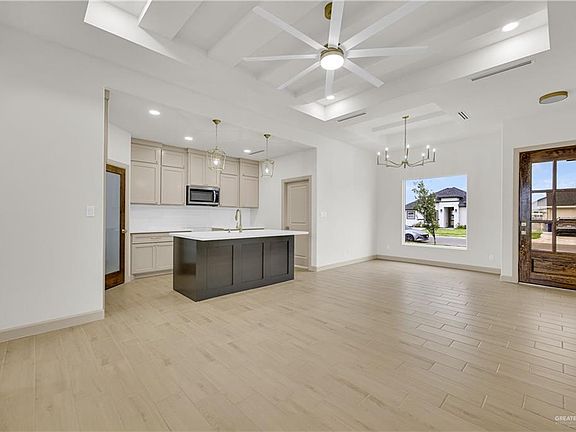 3rd image of 3568 Las Brisas St