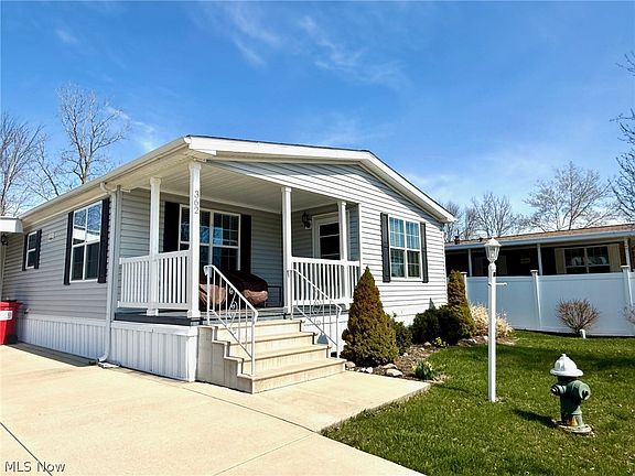 2nd image of 362 Pin Oak Cir