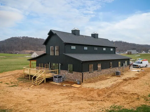 123 Castleman Dr, Sparta, TN 38583