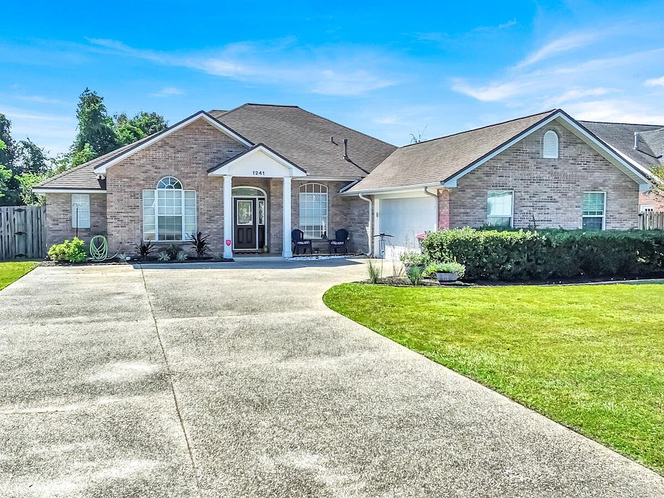 1st image of 1241 Huntington Ridge Rd