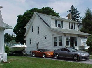 109 E Roland Rd, Brookhaven, PA 19015