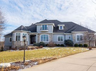 139 Legend Ct, Wales, WI 53183