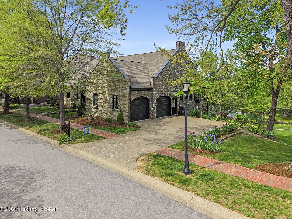 1st image of 213 Buckland Trce