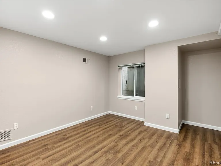 3205 S Tulare Ct — Photo 19