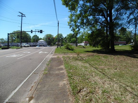 4th image of 251 Highway 6 W