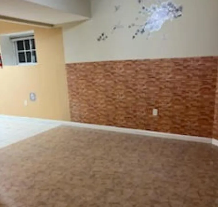 263 Kensington Ave #GROUND FLOOR