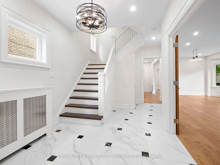 509 Christie St — Photo 2