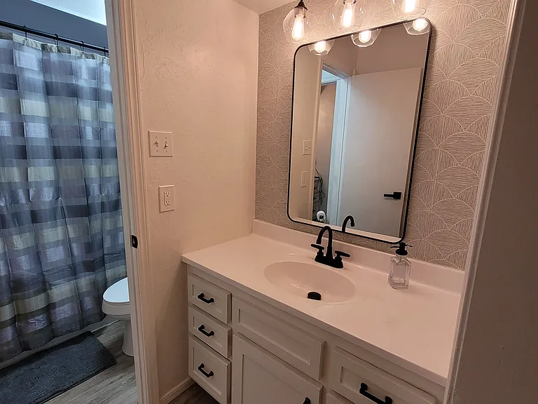 4709 Hemlock Ln — Photo 8