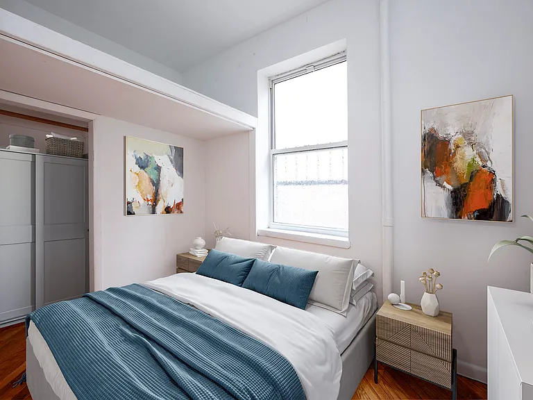 260 E 10th St #5 — Photo 5