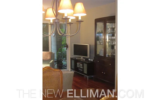 Rented by Douglas Elliman | media 22