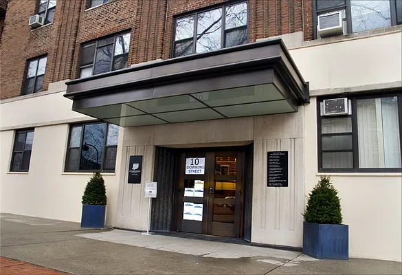 Rented by Stonehenge NYC LLC | media 17