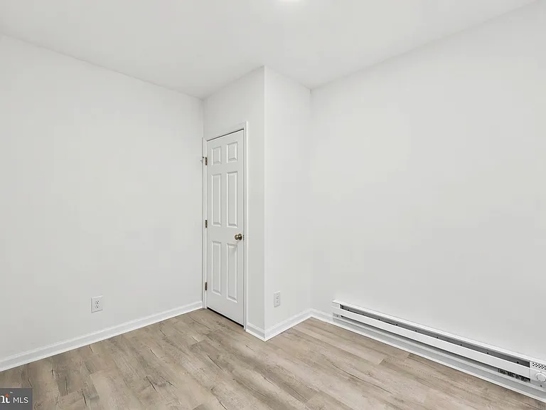 2821 N Stillman St — Photo 9