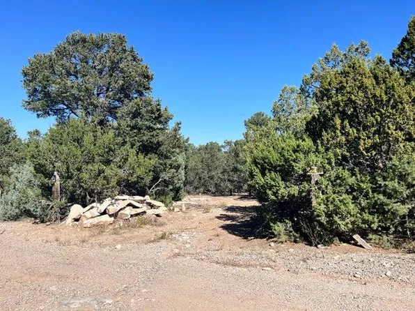 2 Camino Flora Ct, Tijeras, NM 87059