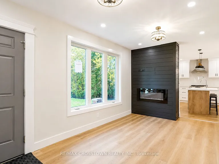 86 Doran Rd — Photo 2