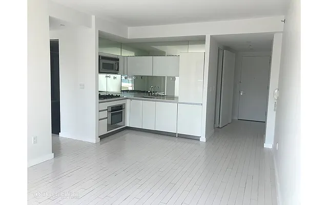 Rented by Douglas Elliman | media 15