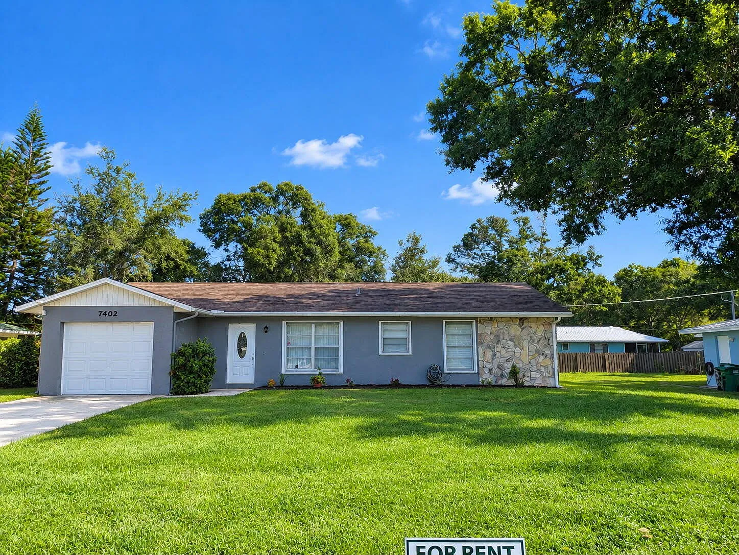 3 bed, 3.0 bath, 1434 sqft, $2,400 — Photo 2