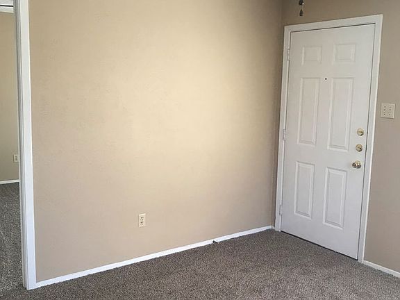 4th image of 112 Pebble Creek Dr #1127