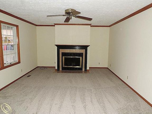 2nd image of 985 Abbey Ln