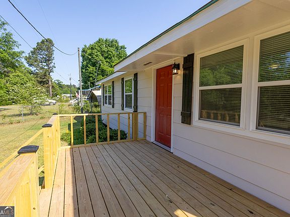 4th image of 156 Churchwell Rd