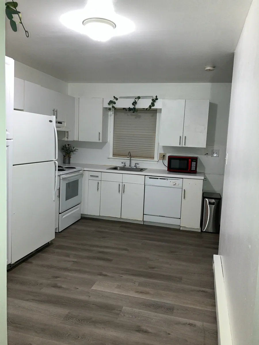 Building Photo - 136 Cherry St #D2