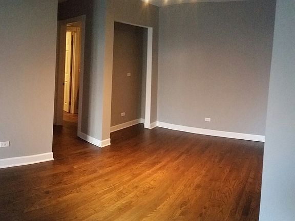 5th image of 9S040 Lake Dr APT 104