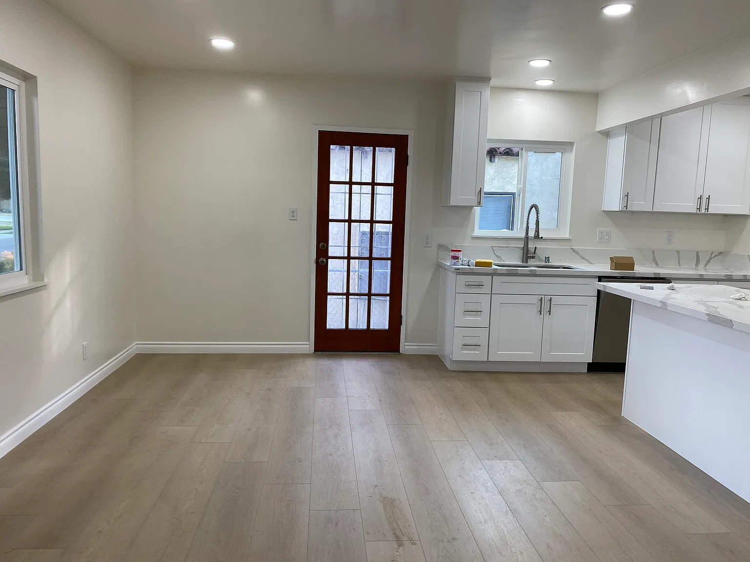 3 bed, 1200 sqft, $3,350 — Photo 3