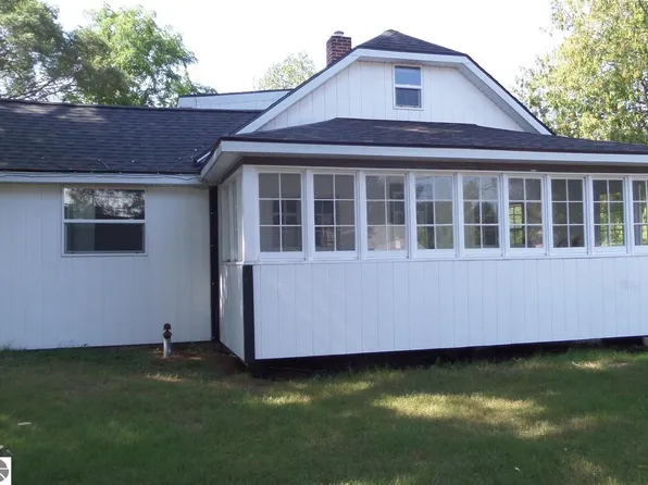 2626 Depot Rd, Interlochen, MI 49643