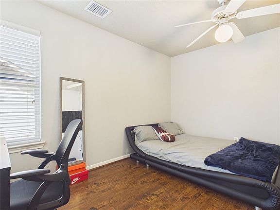4th image of 506 Nelson Ln