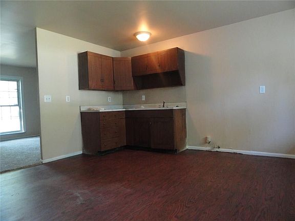 4th image of 8536 Georgiana Ln