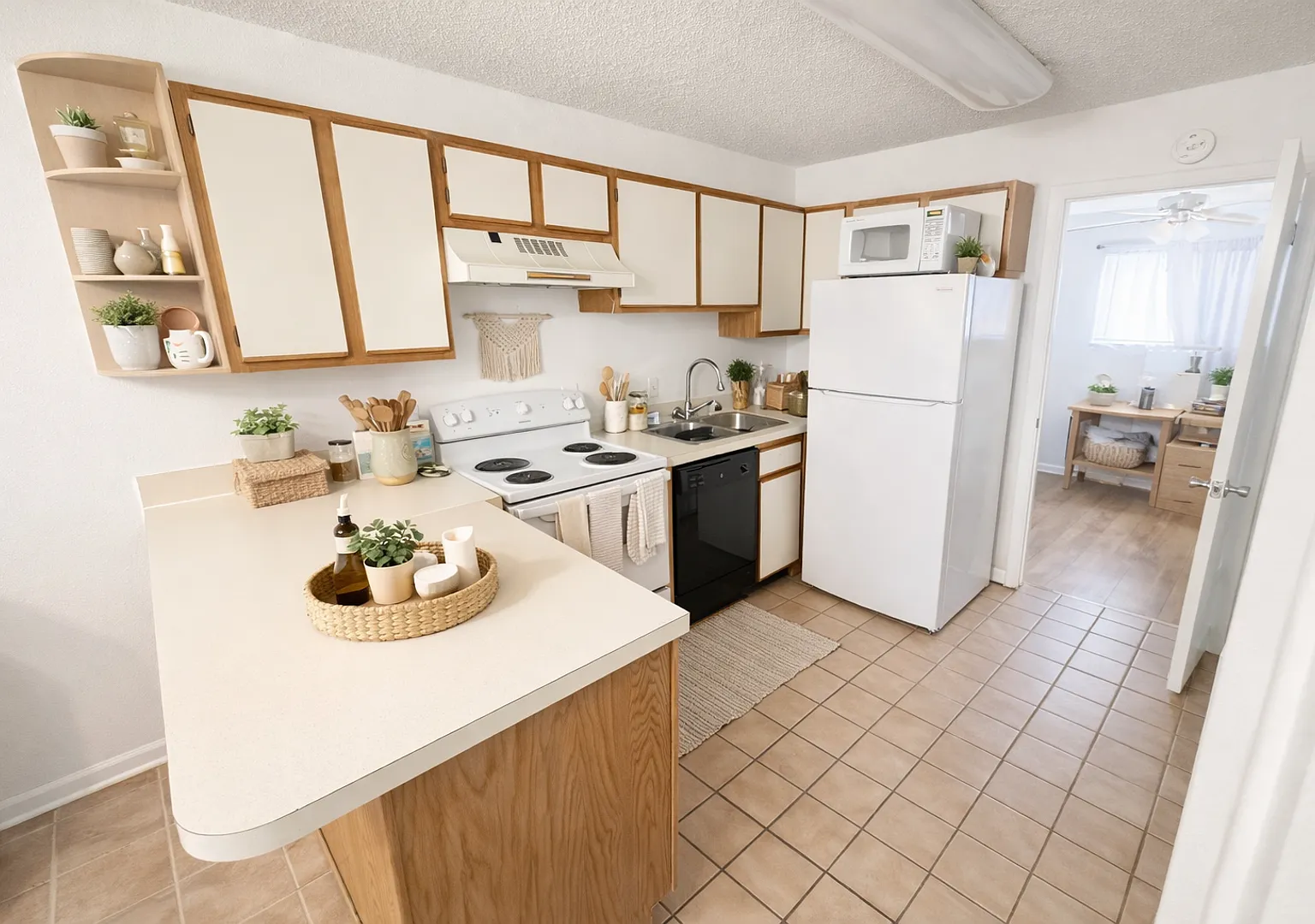 True 1 Bedroom Overlooking Doak Campbell — Photo 3