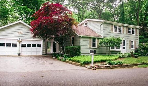 2nd image of 5 Ames Dr