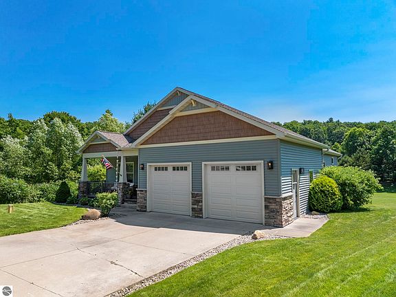 4th image of 9366 E Summerfield Dr