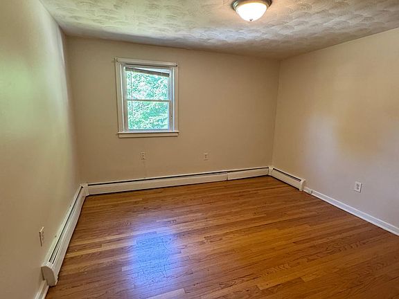 5th image of 25 Long St APT 3