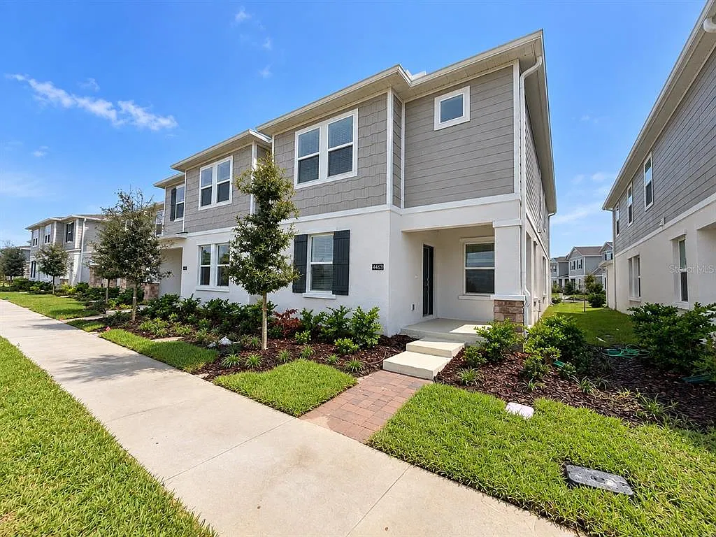 4 bed, 2.5 bath, 2088 sqft, $2,350 — Photo 2
