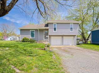 105 S Mulberry St, Cameron, MO 64429