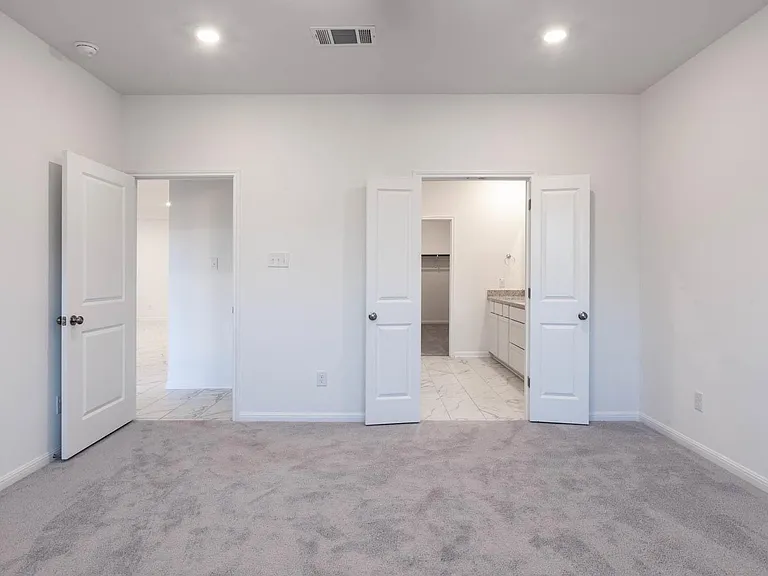 309 Barton Oak Trl — Photo 11